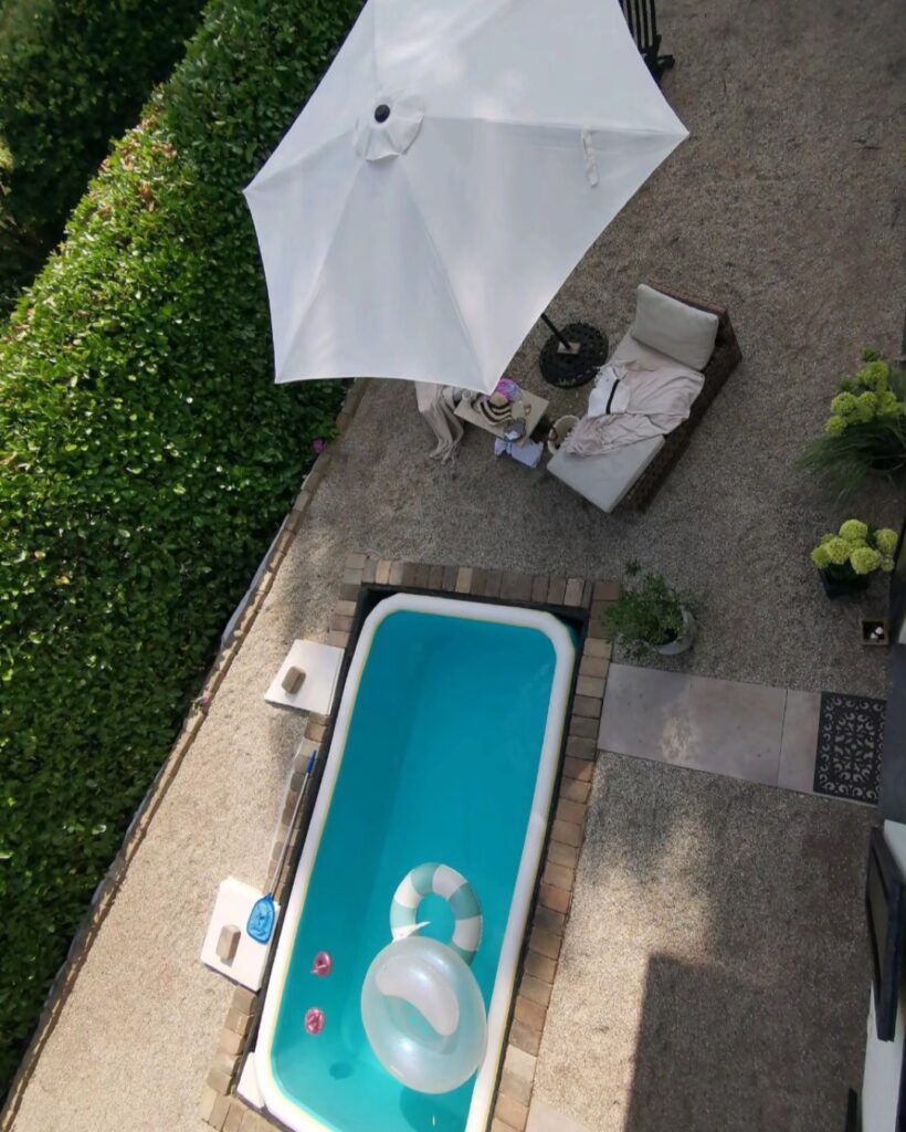 Piscina desmontable Helyora Marea enterrada a ras de suelo en el jardín